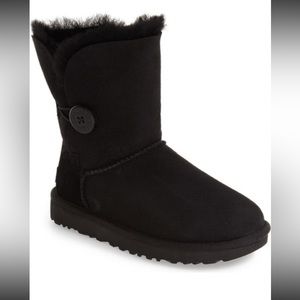 UGG Bailey Button II